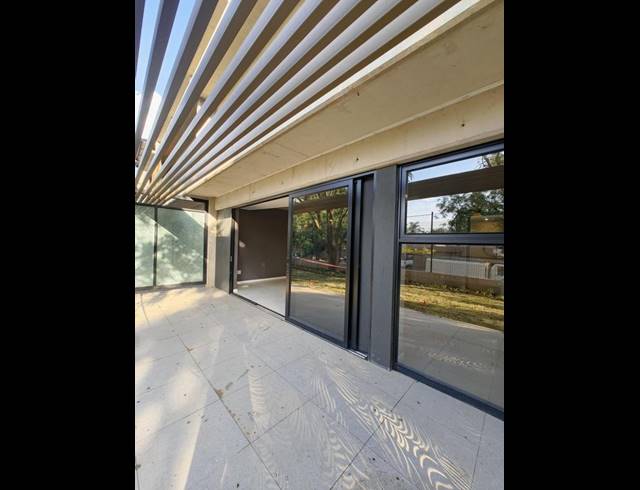 2 BEDROOM PROPERTY TO RENT IN MENLO PARK